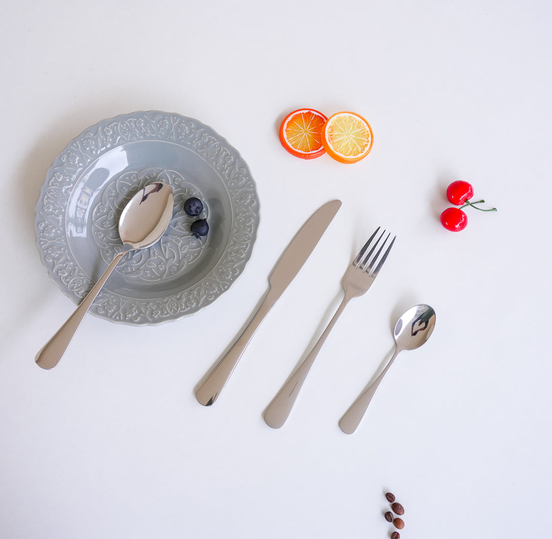 24-Piece Stainless Steel Cutlery Set – Gold & Silver - Image 2