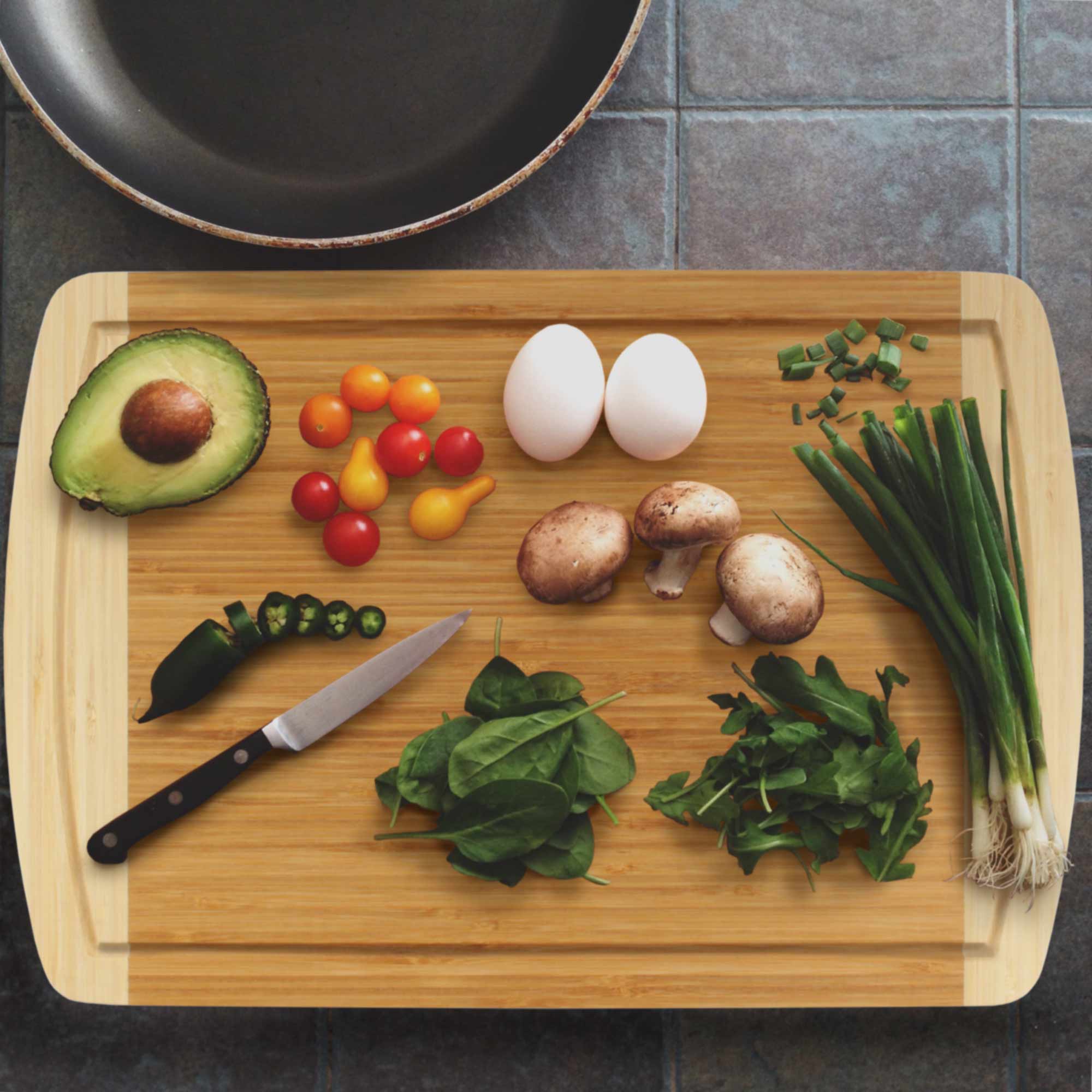 Grooved Two-Tone Bamboo Cutting Board – 17.25 x 11.75 Inch - Image 4