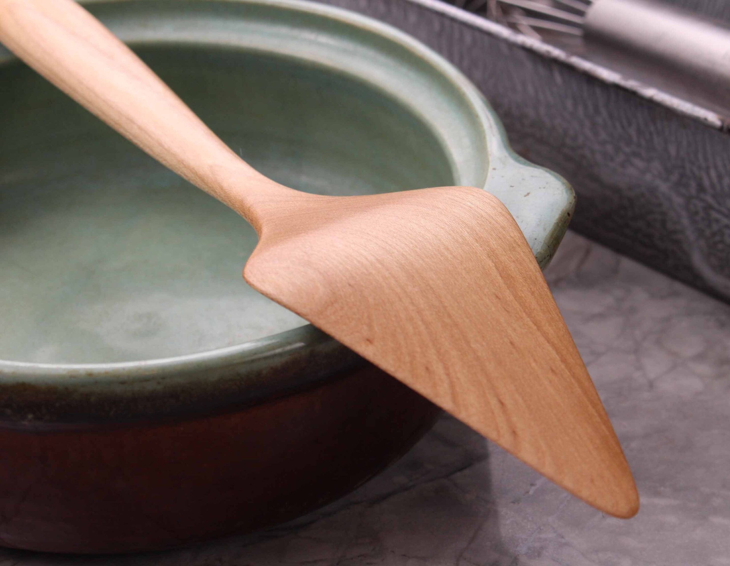 Handmade Wooden Pie Server – Black Walnut and Sugar Maple - Image 4