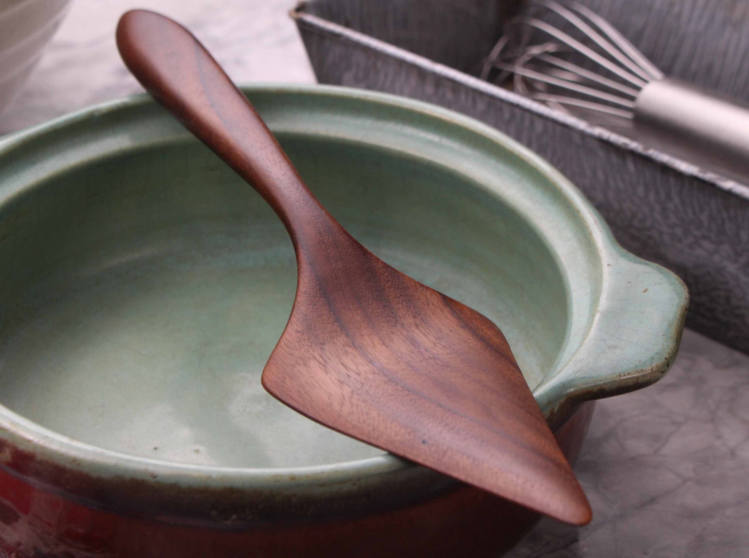 Handmade Wooden Pie Server – Black Walnut and Sugar Maple - Image 5