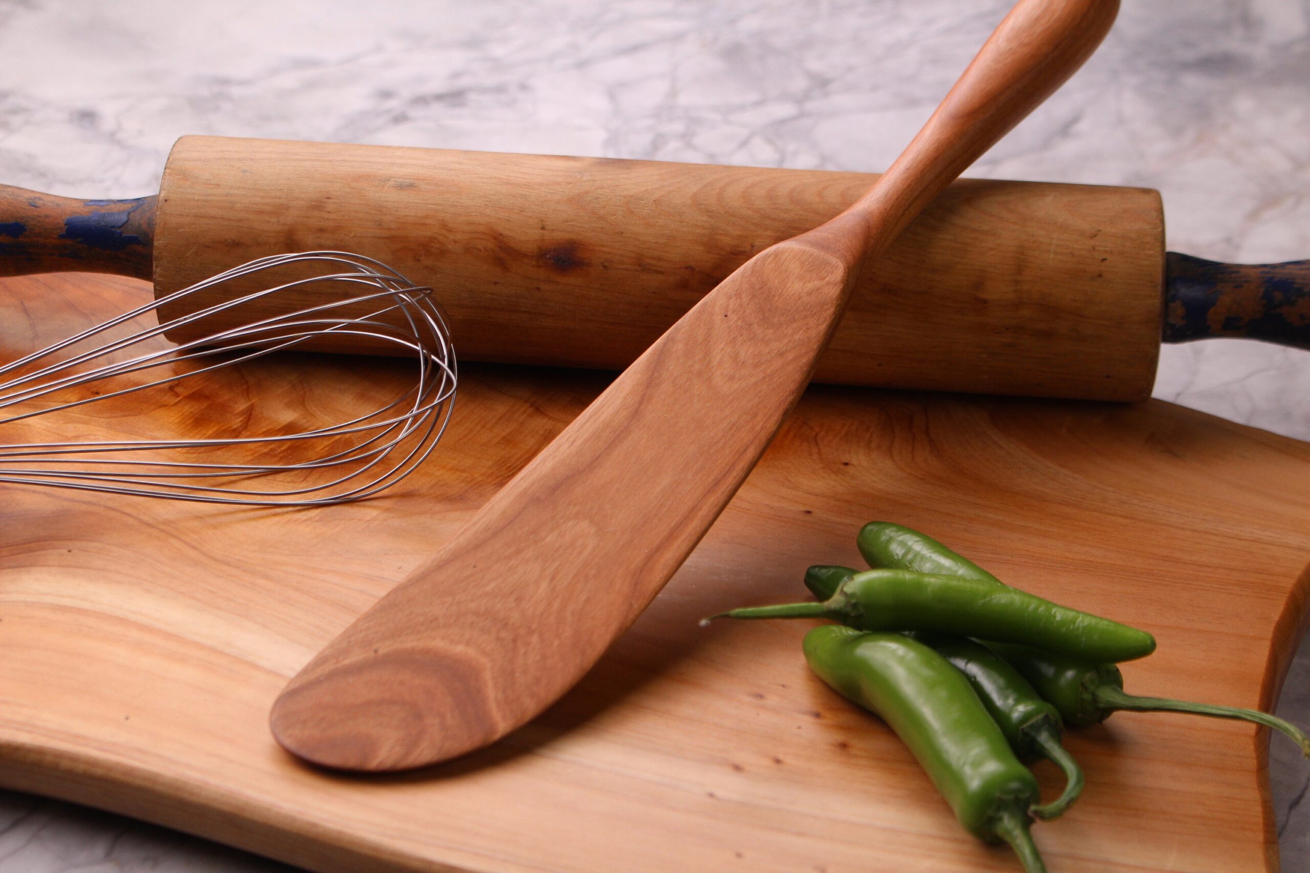 Right-Handed Wooden Spurtle – Walnut