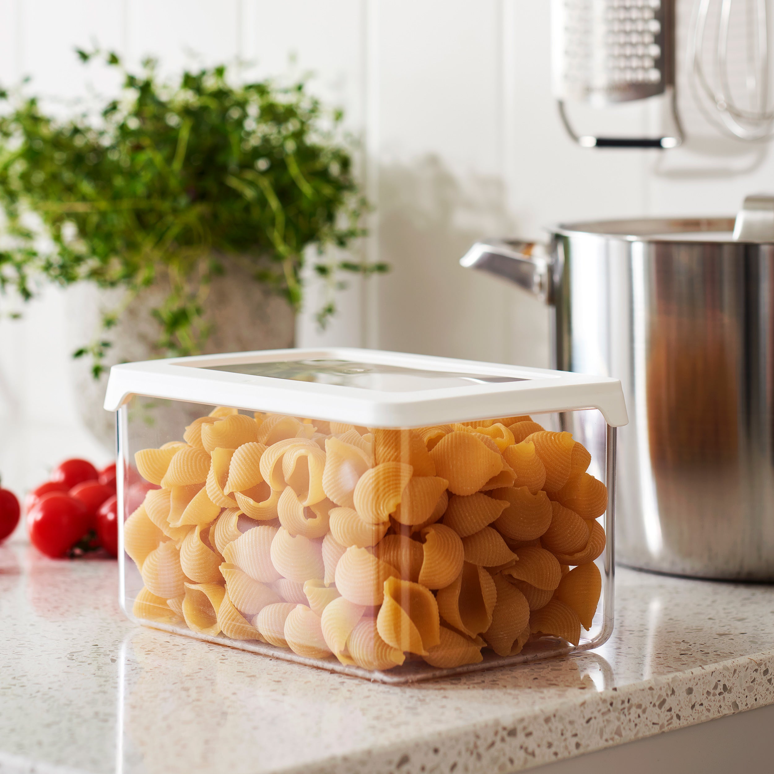 Airtight Dry Food Storage Container – 1.65 L - Image 2