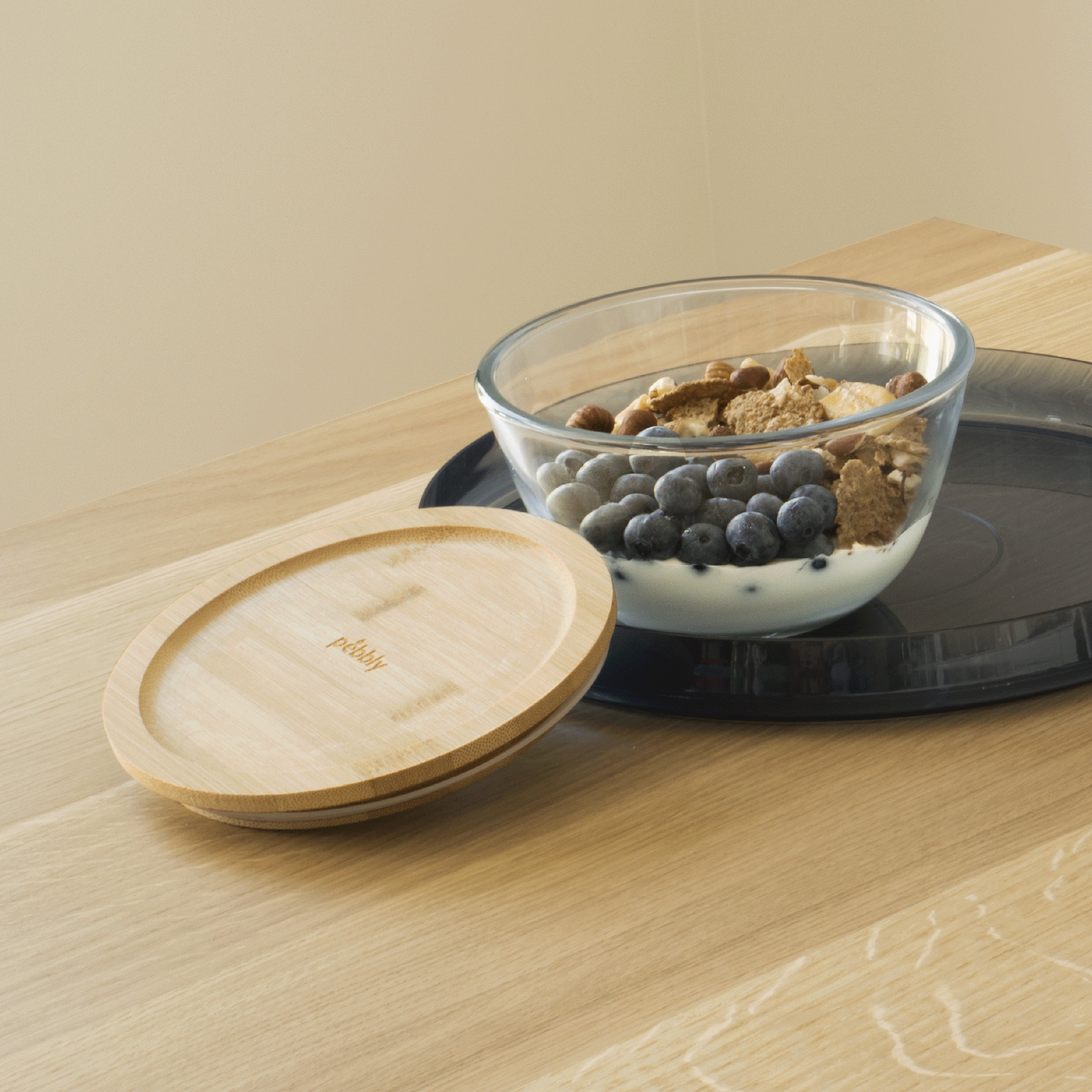 Glass Bowl with Bamboo Lid – 770 ml - Image 4